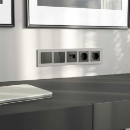 Рамка Werkel Senso на 5 постов дымчатый стекло soft-touch W0053117 4690389214301