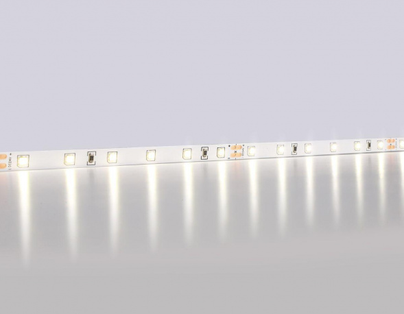 Светодиодная лента Ambrella Light 6W/m 60LED/m 2835SMD дневной белый 5M GS3002