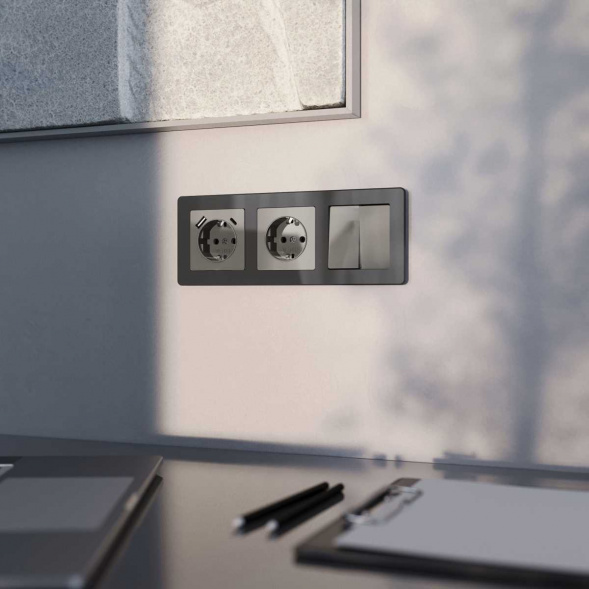 Розетка с заземлением, шторками Werkel графит акрил W1171144 4690389197512