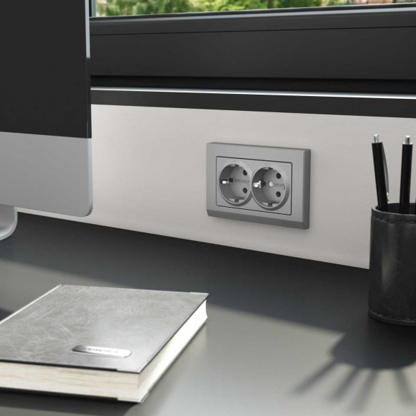 Розетка двойная с заземлением Werkel серебряный матовый W1172065 4690389195617