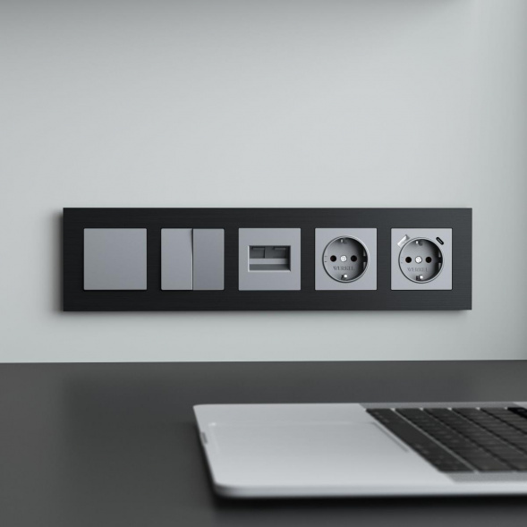 Рамка Werkel AluMax на 5 постов черный алюминий W0053508 4690389214325