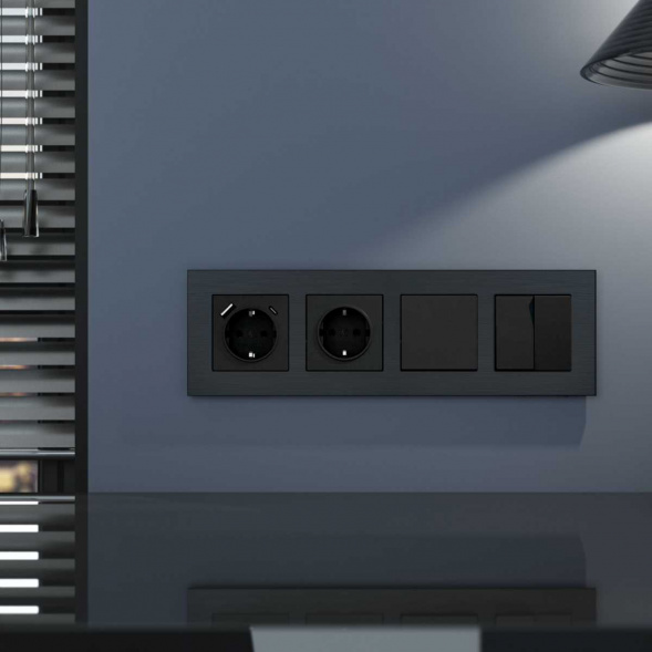 Рамка Werkel AluMax на 4 поста черный алюминий W0043508 4690389204104