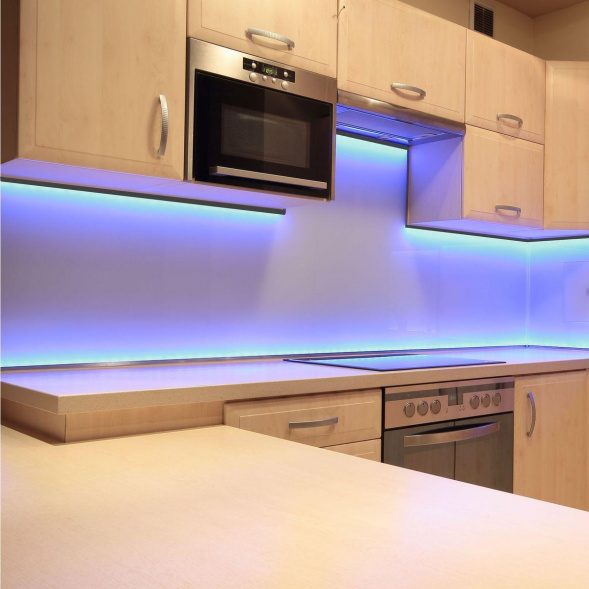 Профиль накладной с рассеивателем черный/белый 2м. Apeyron 08-10-ЧБ