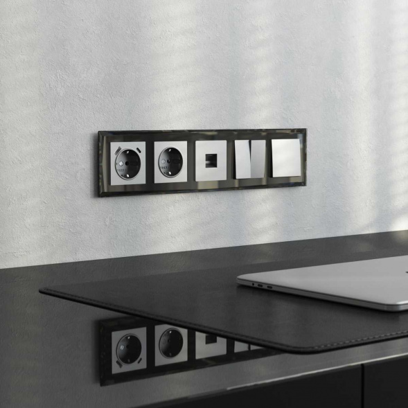 Рамка Werkel на 5 постов Diamant черный W0051208 4690389158872