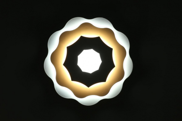 Настенный светодиодный светильник Omnilux Varedo OML-07901-26