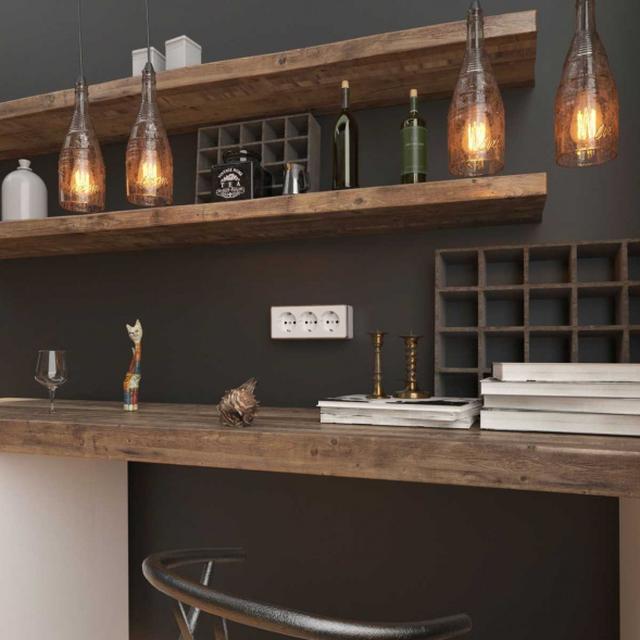 Розетка тройная с заземлением и шторками Werkel Gallant белый W5073101 4690389163913