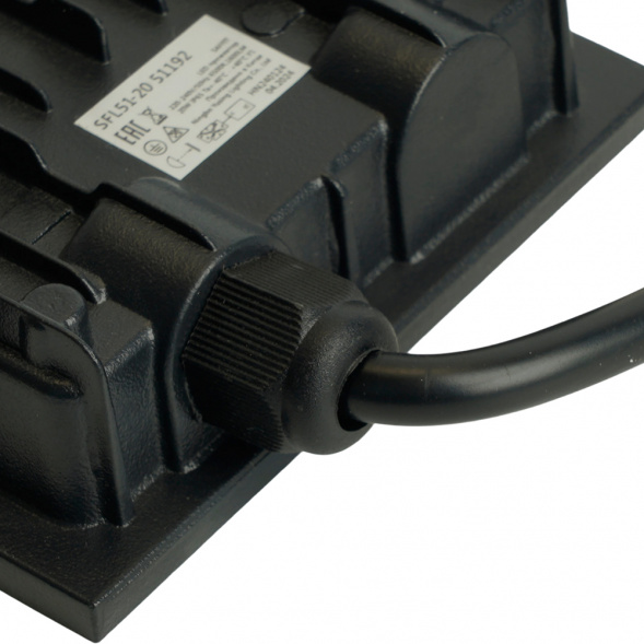 Светодиодный прожектор SAFFIT SFL51-20 IP65 20W 6500K черный 51192