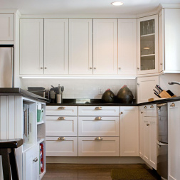 Профиль угловой накладной серебро 2м. Apeyron 08-03-01