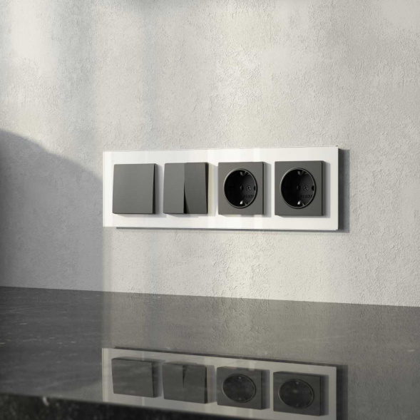 Рамка на 4 поста Werkel Favorit белый,стекло W0041101 4690389159923