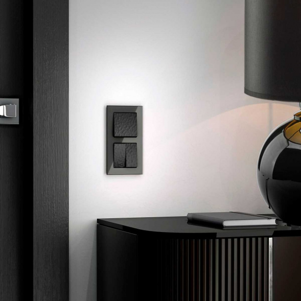 Выключатель Werkel Hammer одноклавишный проходной черный W1212008 4690389162053