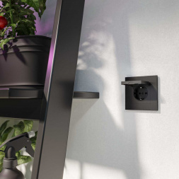 Розетка Werkel влагозащищенная с заземлением с защитой крышкой и шторками N черный матовый W1171208 4690389212895