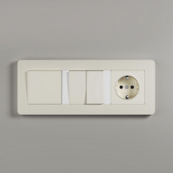 Рамка Werkel Split на 3 поста айвори/белый W0033066 4690389206078