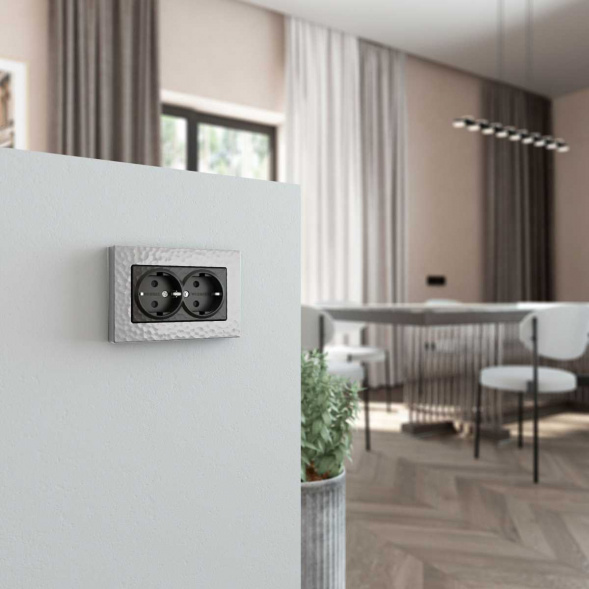 Розетка Werkel Hammer двойная с заземлением черный W1272008 4690389162961