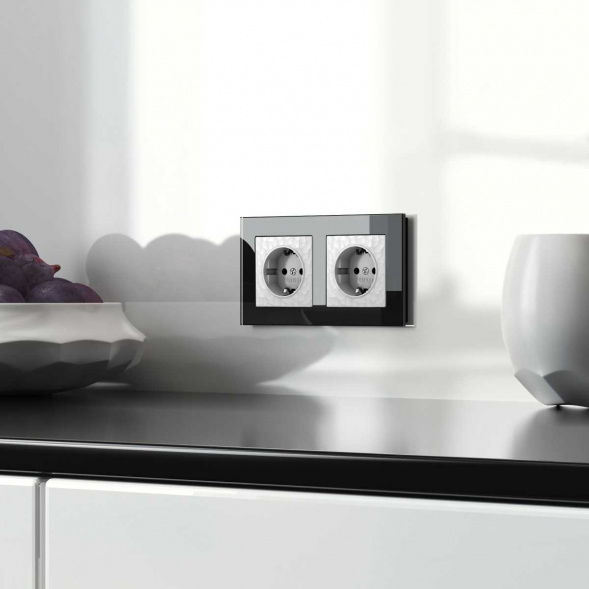 Розетка Werkel Hammer с заземлением белый W1271001 4690389162794