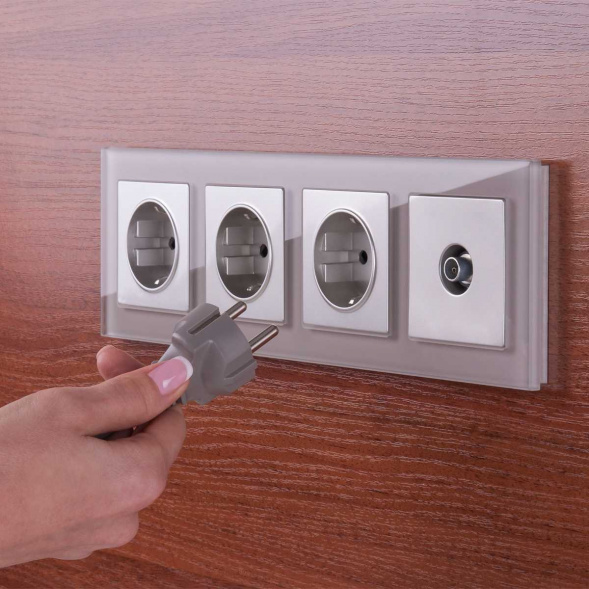 W1184006/ ТВ-розетка проходная (серебряный)