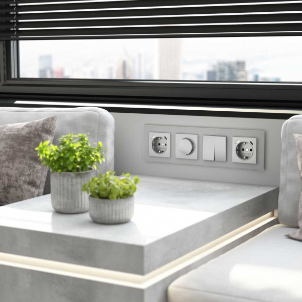 Рамка на 4 поста Werkel Senso серебряный стекло soft-touch W0043106 4690389200489