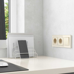 Рамка на 3 поста Werkel Favorit молочный W0031141 4690389183423