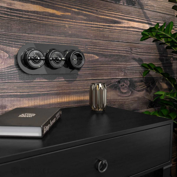 Рамка Werkel Favorit Runda на 3 поста черный W0035108 4690389166488