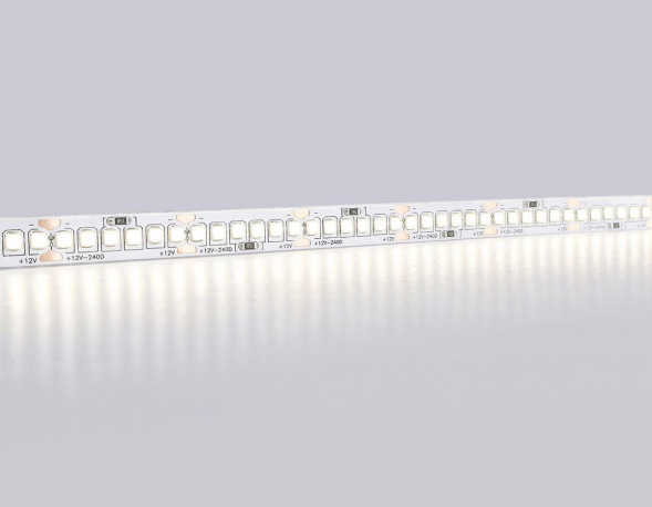 Светодиодная лента Ambrella Light 19,2W/m 240LED/m 2835SMD дневной белый 5M GS1502