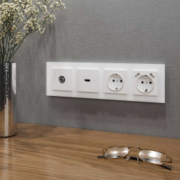 Рамка на 4 поста Werkel Favorit белый матовый W0041105 4690389159930