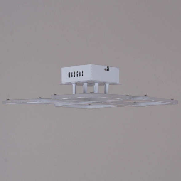 Потолочная светодиодная люстра Reluce 09821-3.3-04 WH