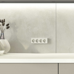 Розетка четверная с заземлением и шторками Gallant Werkel a071253