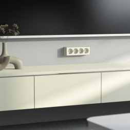 Розетка четверная с заземлением и шторками Gallant Werkel a071253