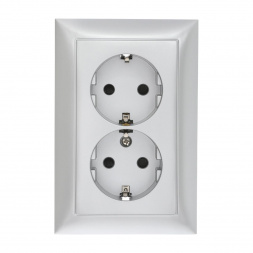 Розетка LK Studio двойная прямая с з/к, со шторками (серебристый металлик) LK60 863703-1