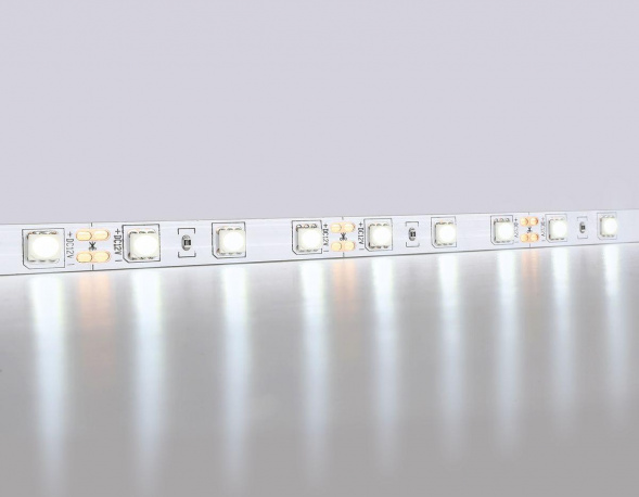 Светодиодная лента Ambrella Light 14,4W/m 60LED/m 5050SMD холодный белый 5M GS2003