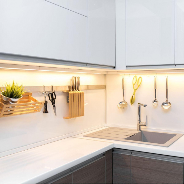 Профиль накладной серебро 2м. Apeyron 08-01-01