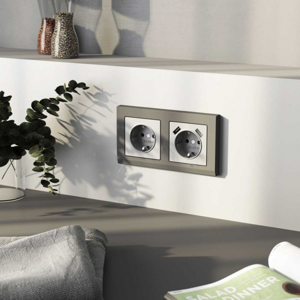 Накладка для розетки USB Werkel серебро W1179565 4690389195655