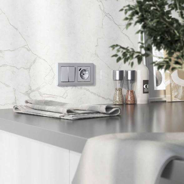 Накладка для розетки USB Werkel серебро W1179565 4690389195655