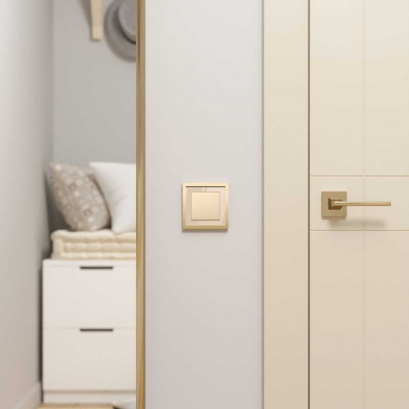 Рамка Werkel Baguette на 1 поста айвори/латунь W0012851 4690389185731